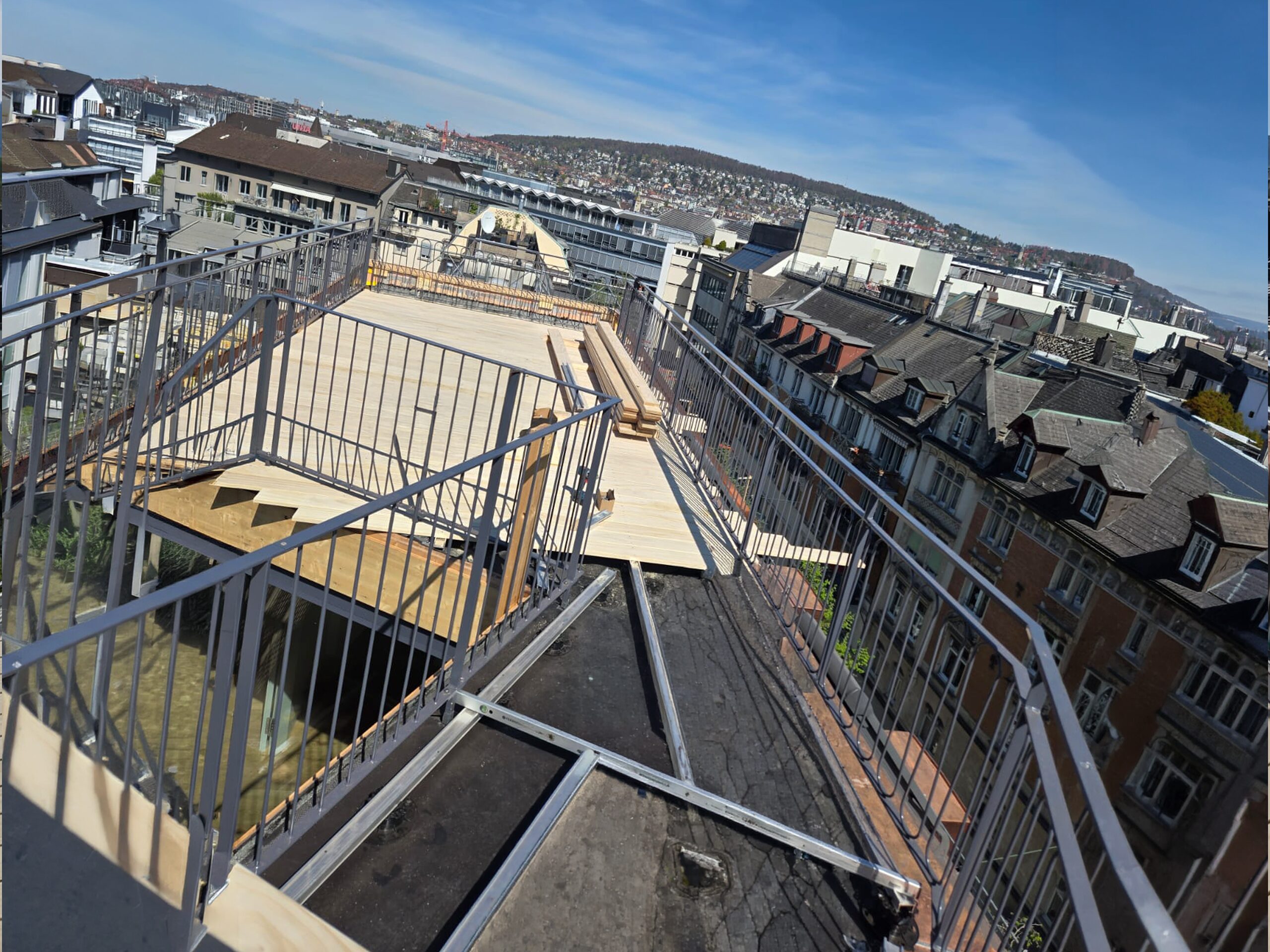 Halwylstrasse Zurich Terasse holz boden 2